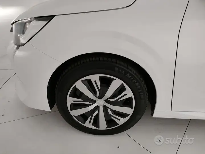 Peugeot 208 2023 photo 5