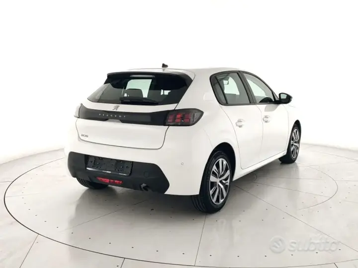 Peugeot 208 2023 photo 3