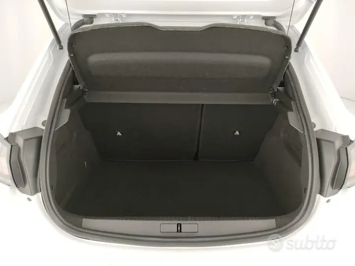 Peugeot 208 2023 photo 4