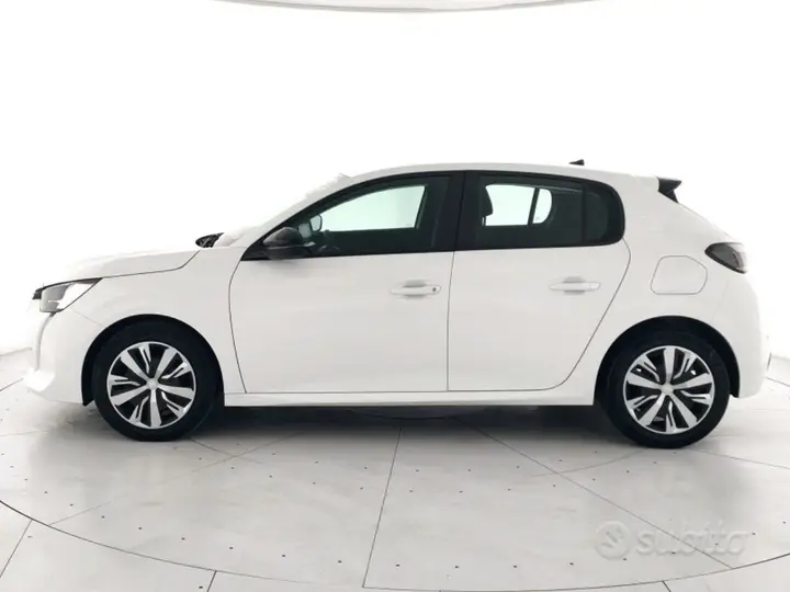 Peugeot 208 2023 photo 2