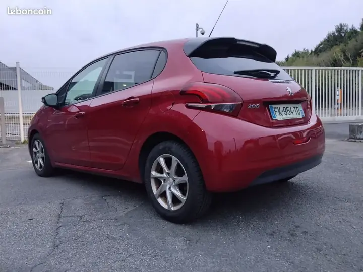 Peugeot 208 2016 photo 4