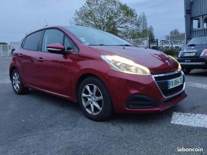 Peugeot 208 2016 photo 2