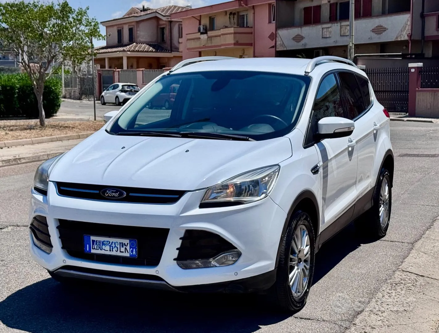 Ford Kuga 2015 photo 2