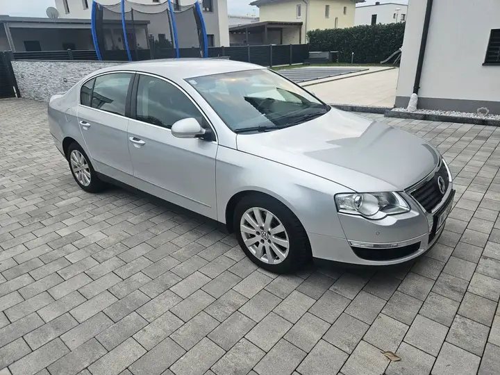 Volkswagen Passat 2010 photo 2