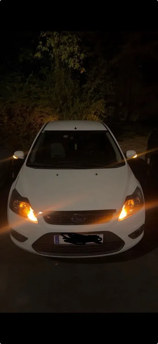Ford Focus 2009 photo 2