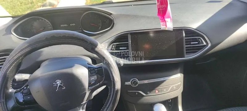 Peugeot 308 2015 photo 5