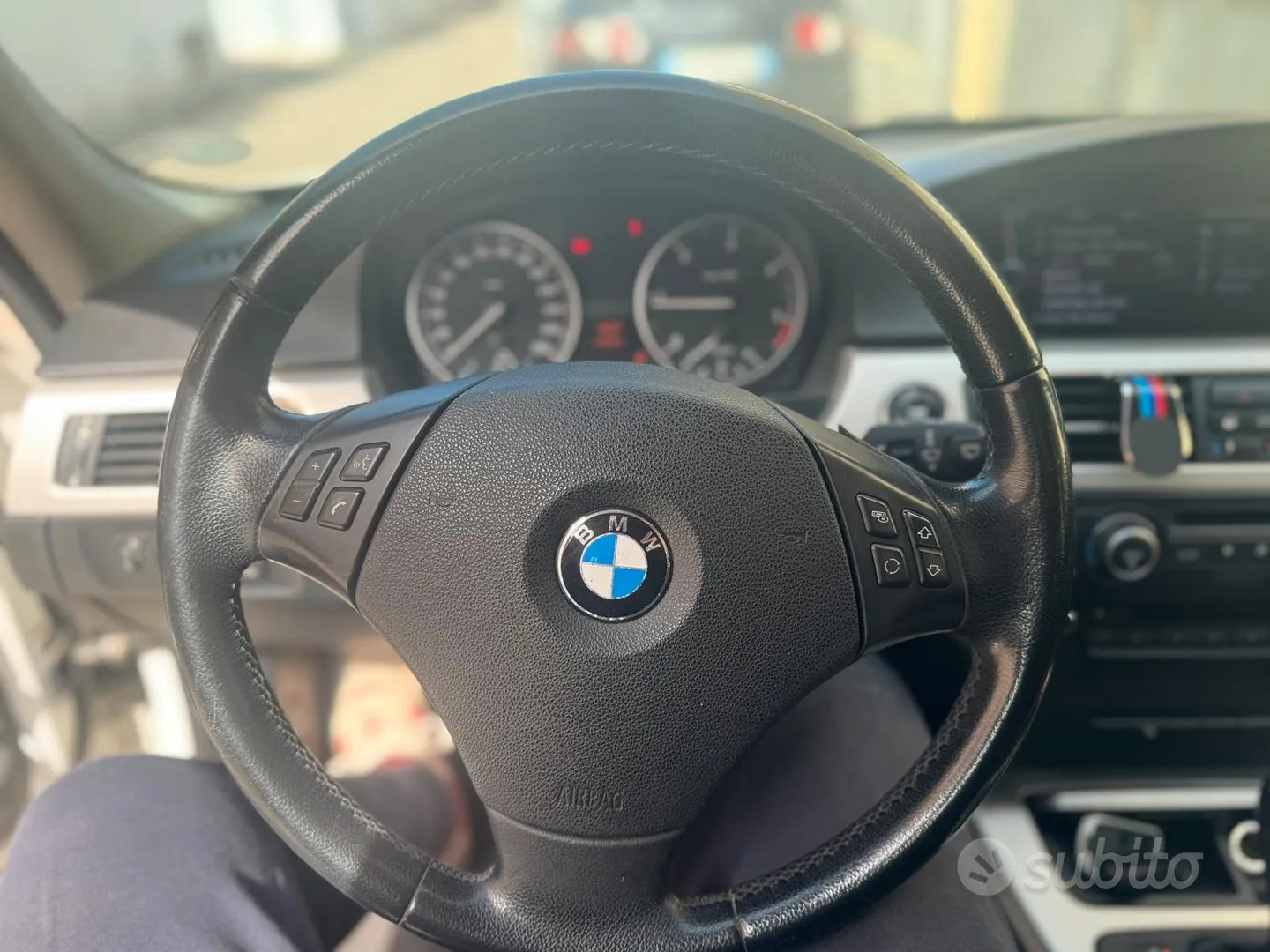 BMW 320 2009 photo 4