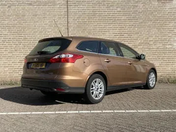 Ford Focus 2013 photo 2