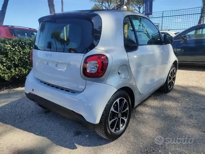 Smart Fortwo 2019 photo 4