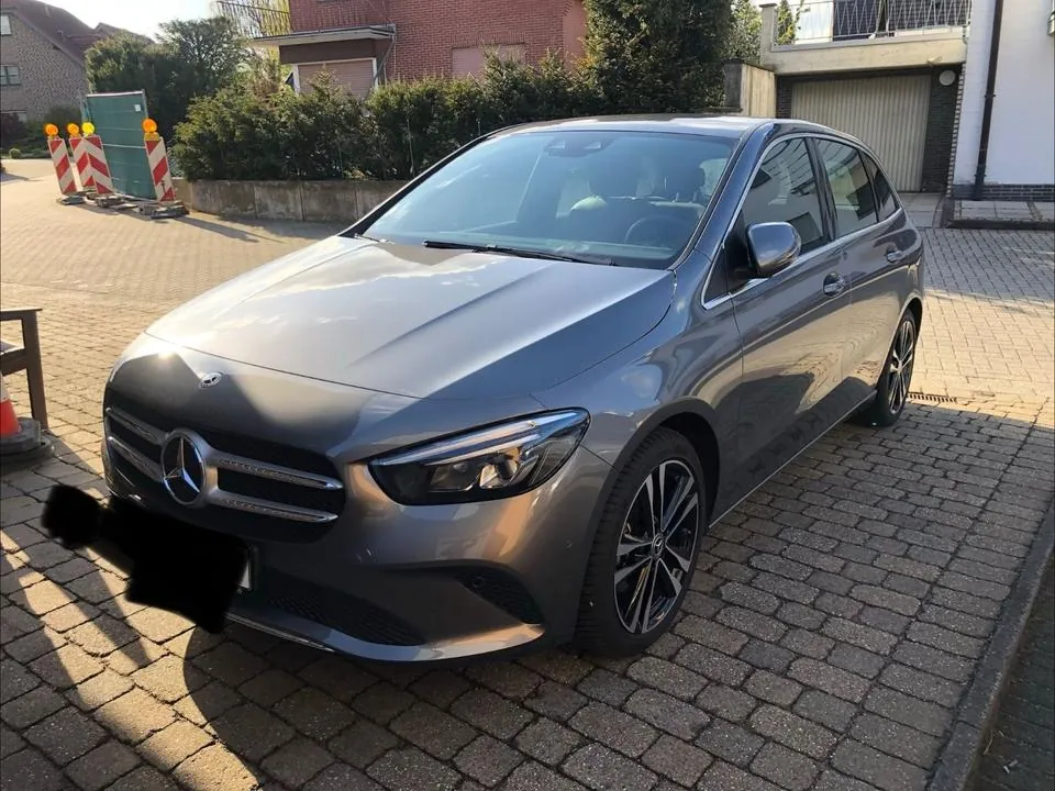 Mercedes-Benz B 200