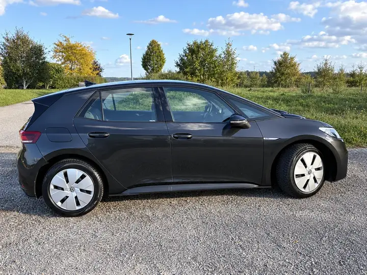Volkswagen Id.3 2021 photo 3