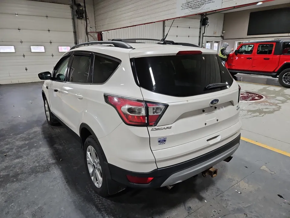 Ford Escape 2018 photo 3