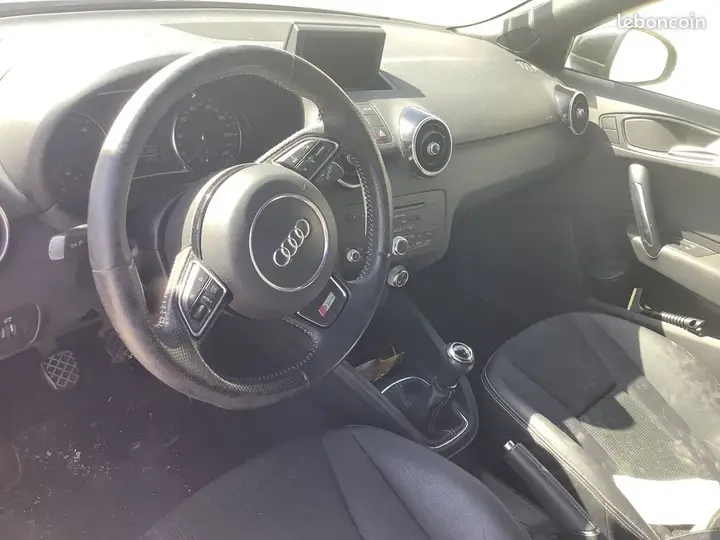 Audi A1 2014 photo 2