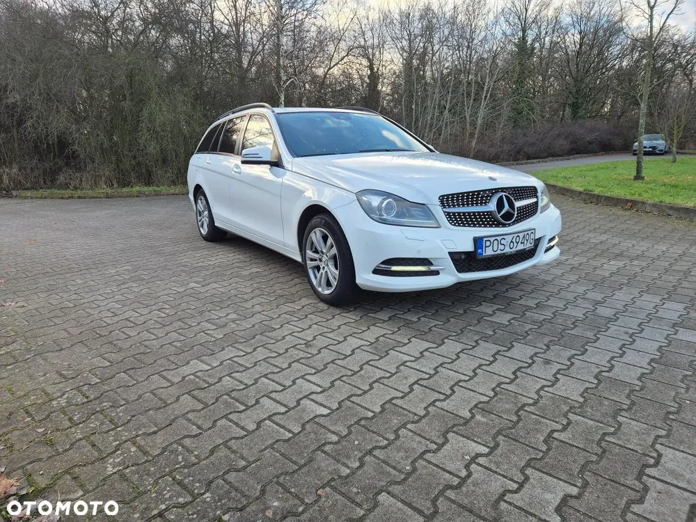 Mercedes-Benz C-Class 2012 photo 2
