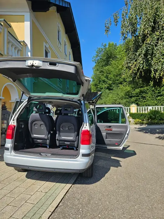 Seat Alhambra 2003 photo 2