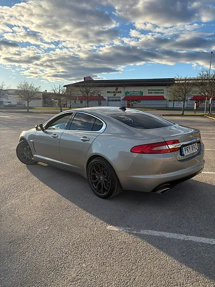 Jaguar Xf 2014 photo 3