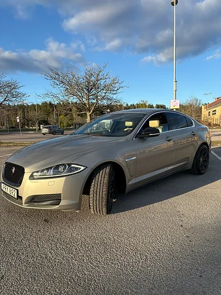 Jaguar Xf 2014 photo 2