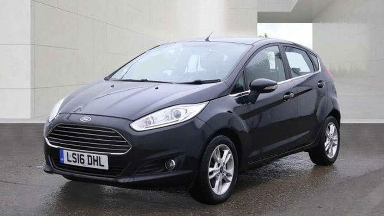 Ford Fiesta 2016 photo 2