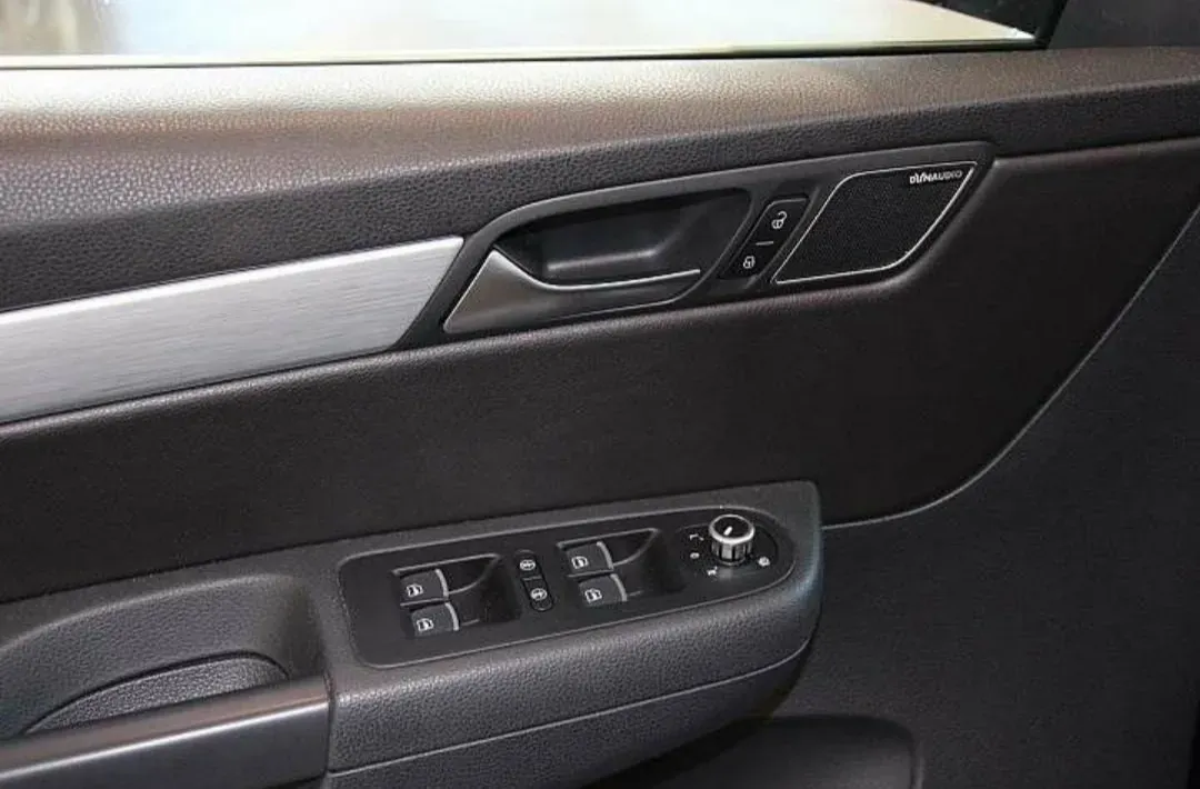 Volkswagen Sharan 2014 photo 3