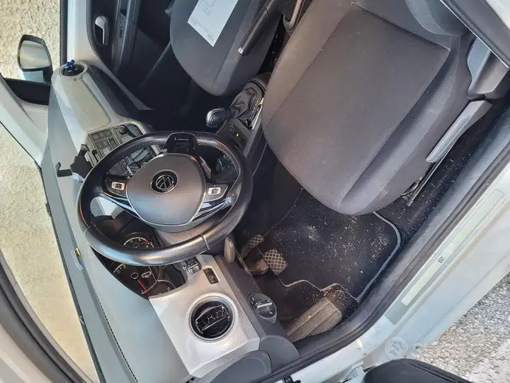 Volkswagen E-Up! 2020 photo 3