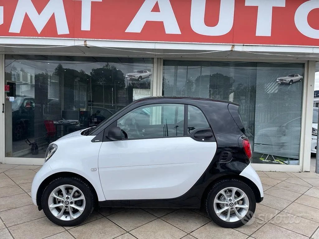 Smart Fortwo 2018 photo 2