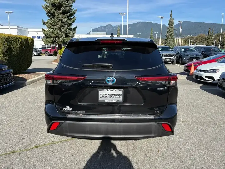 Toyota Highlander 2022 photo 4