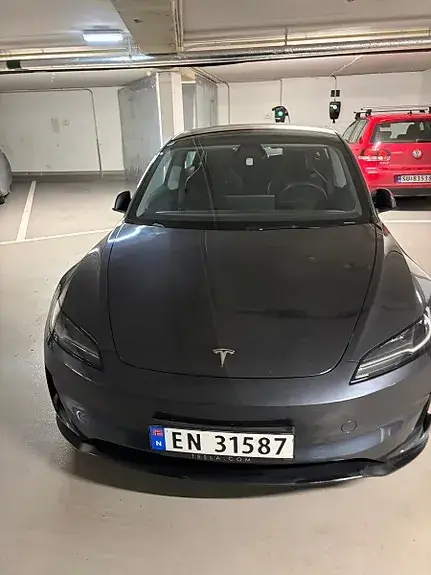 Tesla Model 3 2025 photo 2