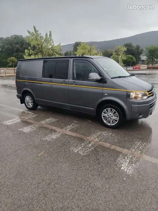 Volkswagen Multivan 2014 photo 2