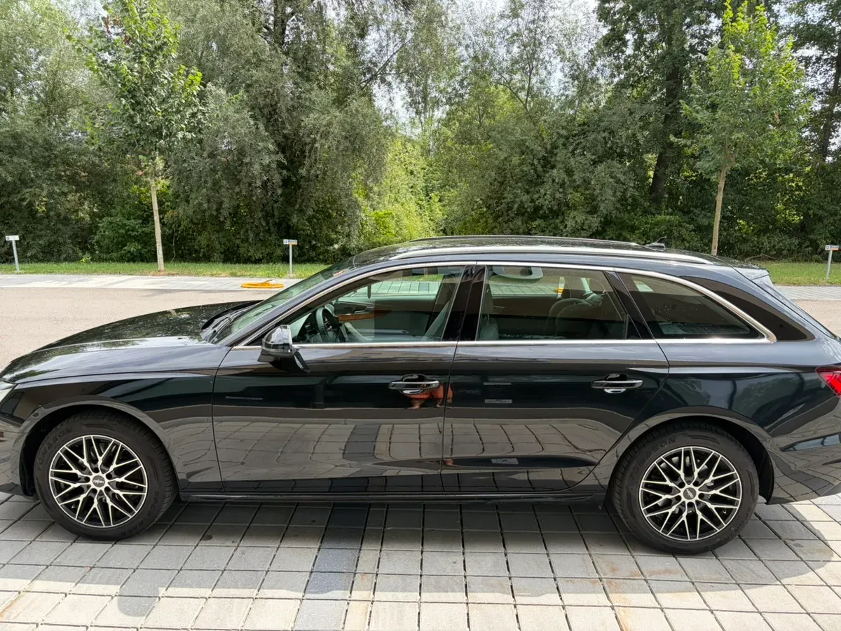 Audi A4 2019 photo 2