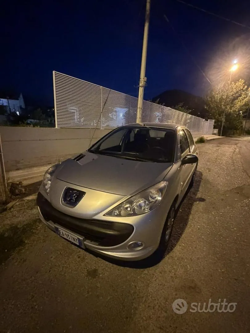 Peugeot 206 2011 photo 4