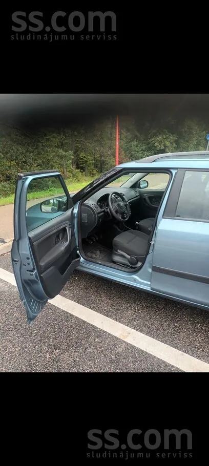 Skoda Fabia 2010 photo 5