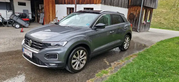 Volkswagen T-Roc 2019 photo 2
