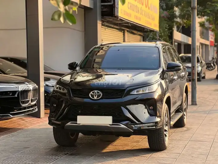 Toyota Fortuner photo 4
