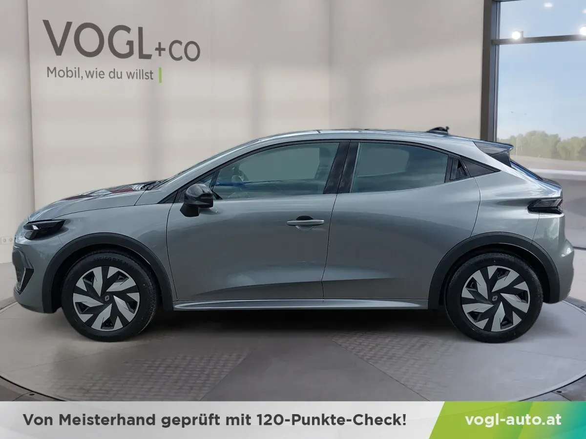 Renault Clio 2023 photo 2