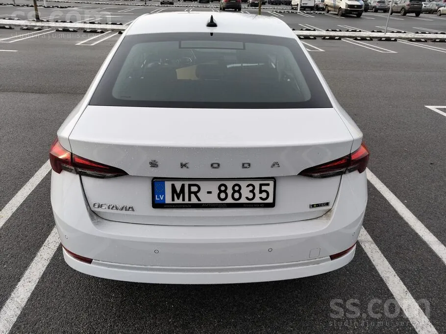 Skoda Octavia 2021 photo 3