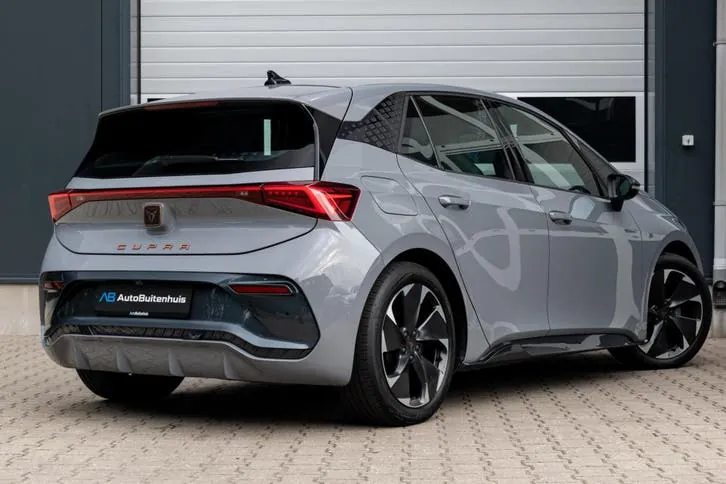 Cupra Born 2023 photo 2