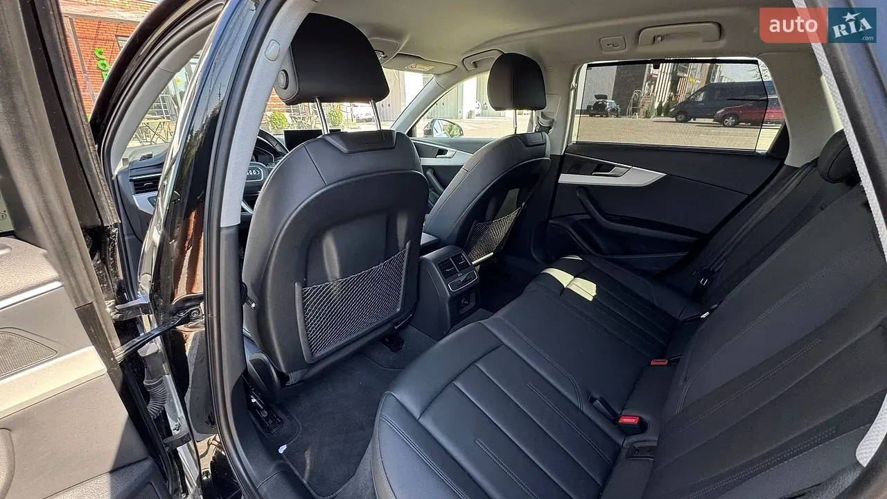 Audi A4 2022 photo 4
