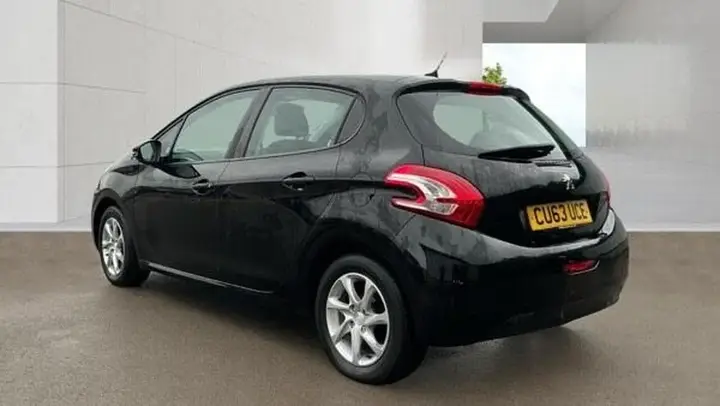 Peugeot 208 2013 photo 4