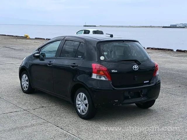 Toyota Vitz 2009 photo 3