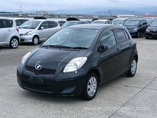Toyota Vitz 2009 photo 2