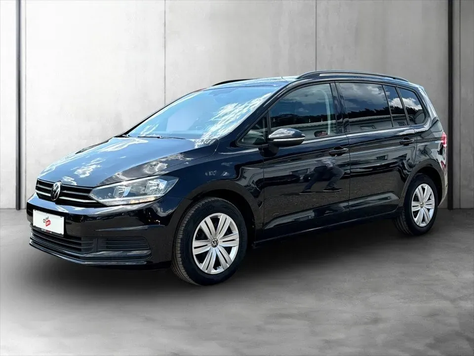 Volkswagen Touran 2022 photo 2