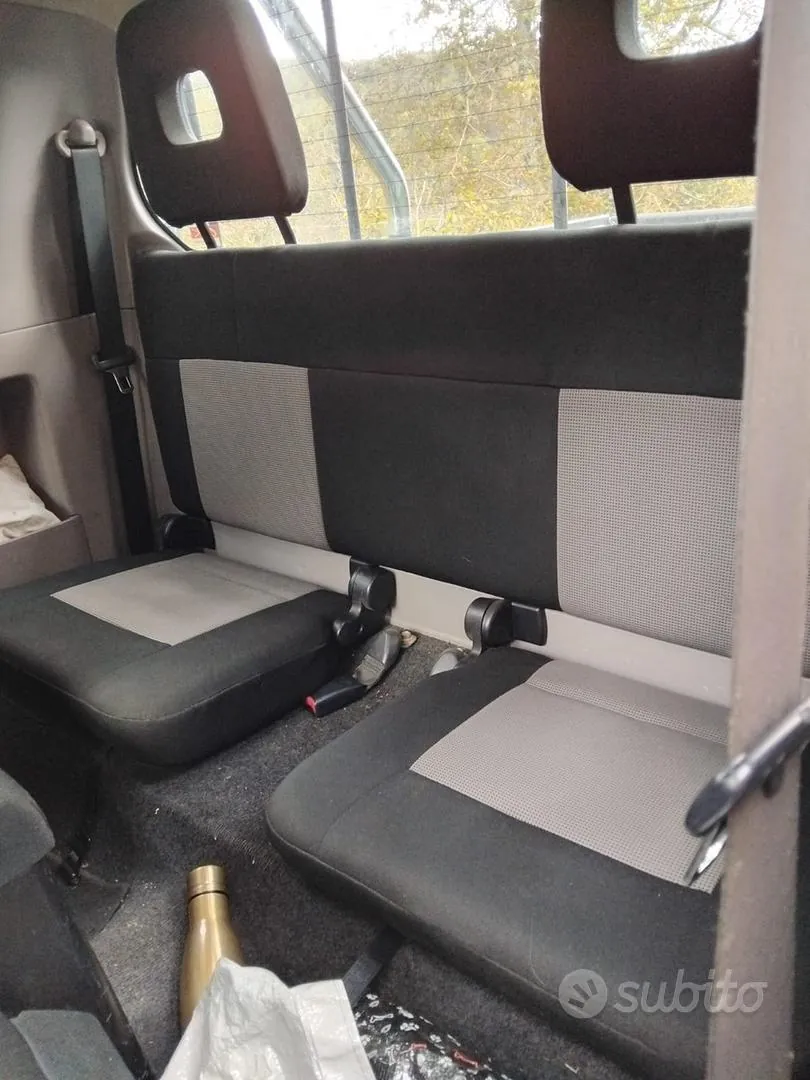 Mitsubishi L200 2010 photo 4