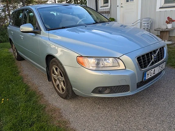 Volvo V70 2008 photo 2