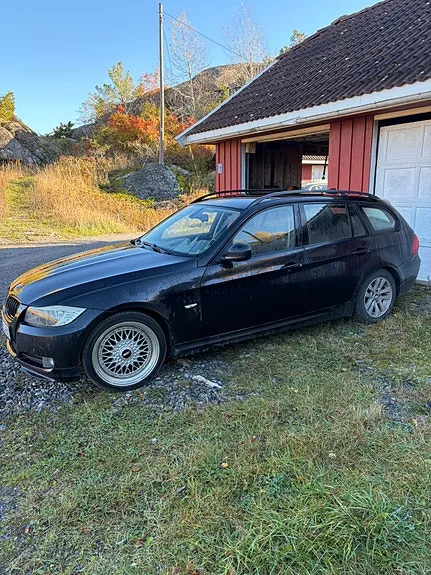 BMW 318D 2009 photo 2