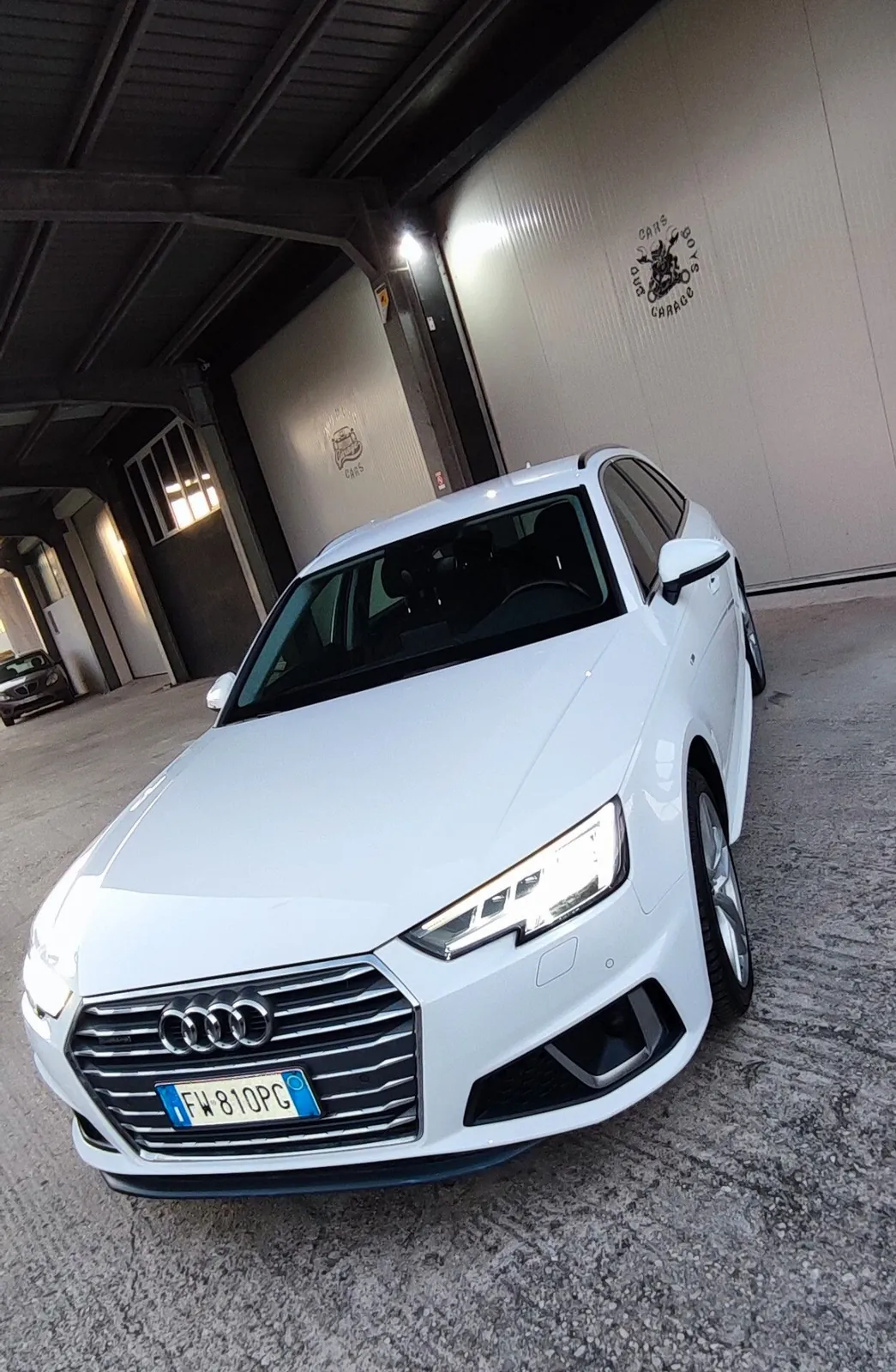 Audi A4 2019 photo 2