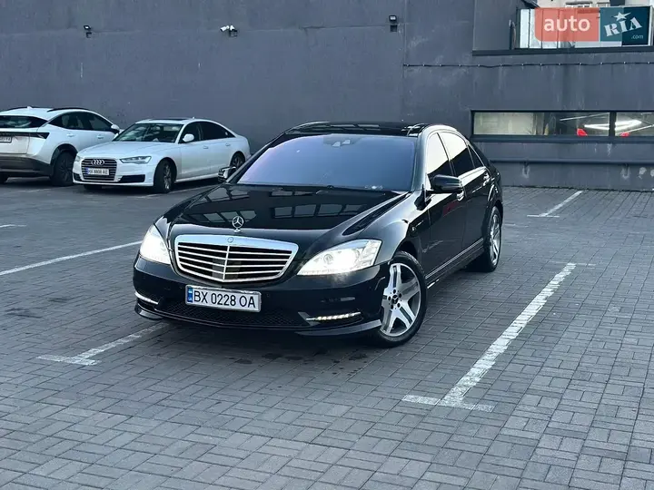 Mercedes-Benz S-Class 2011 photo 3
