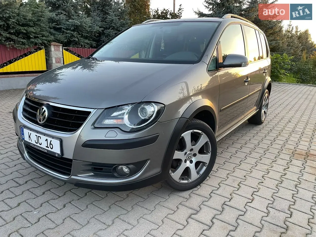 Volkswagen Touran 2007 photo 3