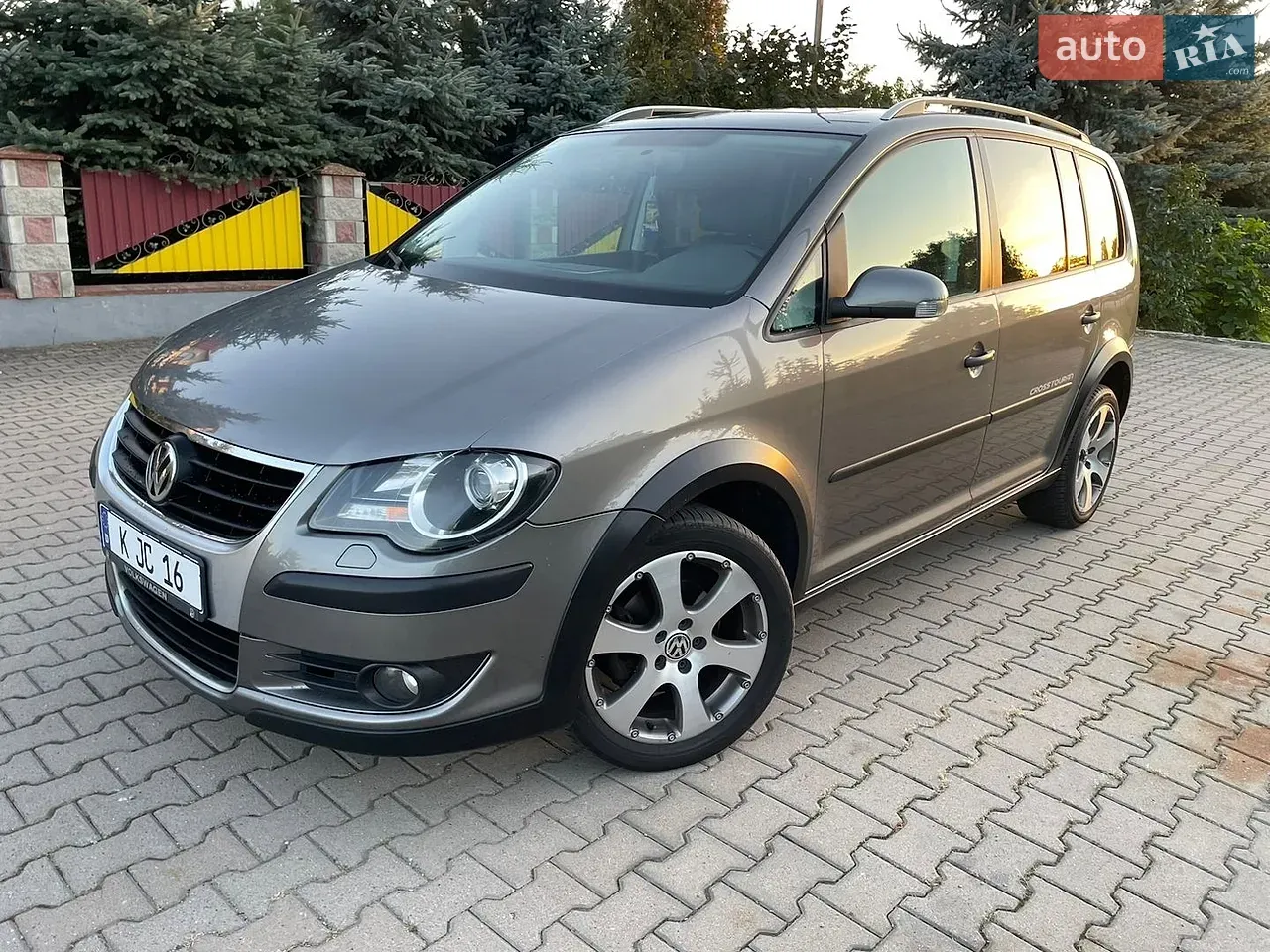 Volkswagen Touran 2007 photo 2
