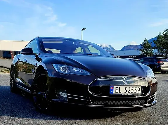 Tesla Model S 2015 photo 2