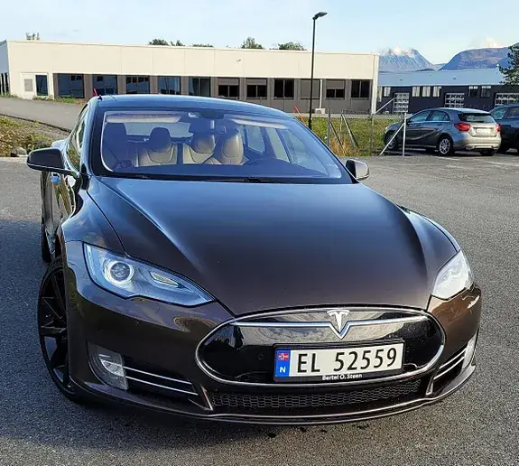 Tesla Model S 2015 photo 4